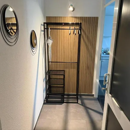 Backboard דירה *